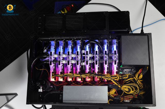 Máy cày Bitcoin thường có cấu hình khủng
